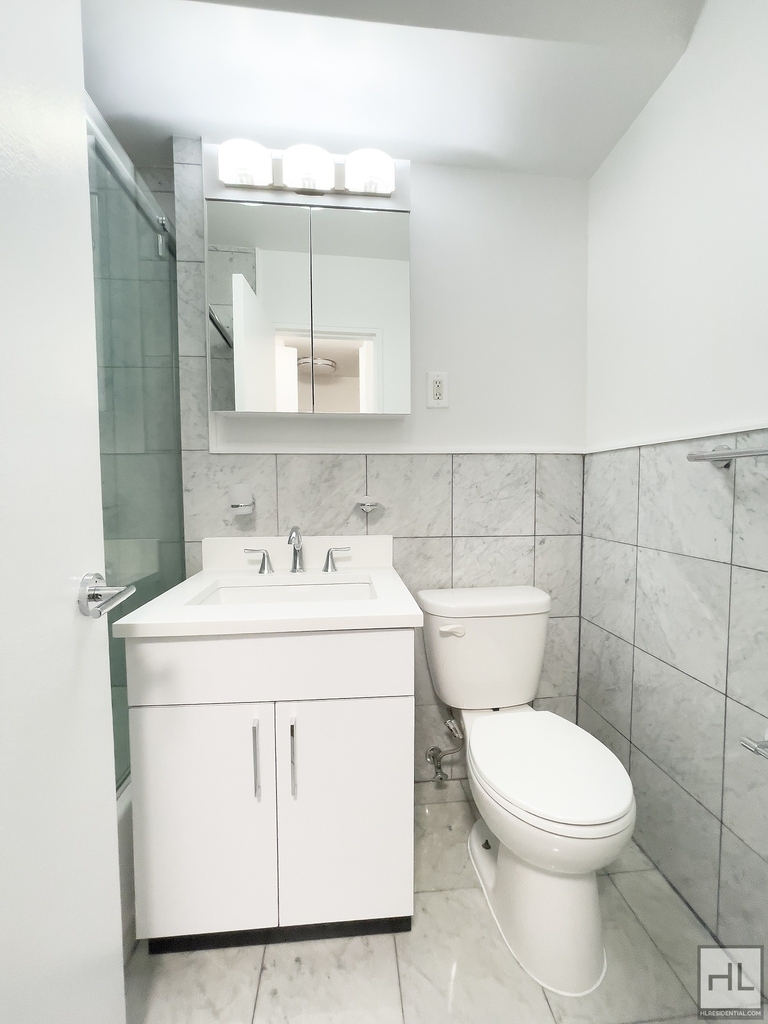 East 35 Street - Photo 4