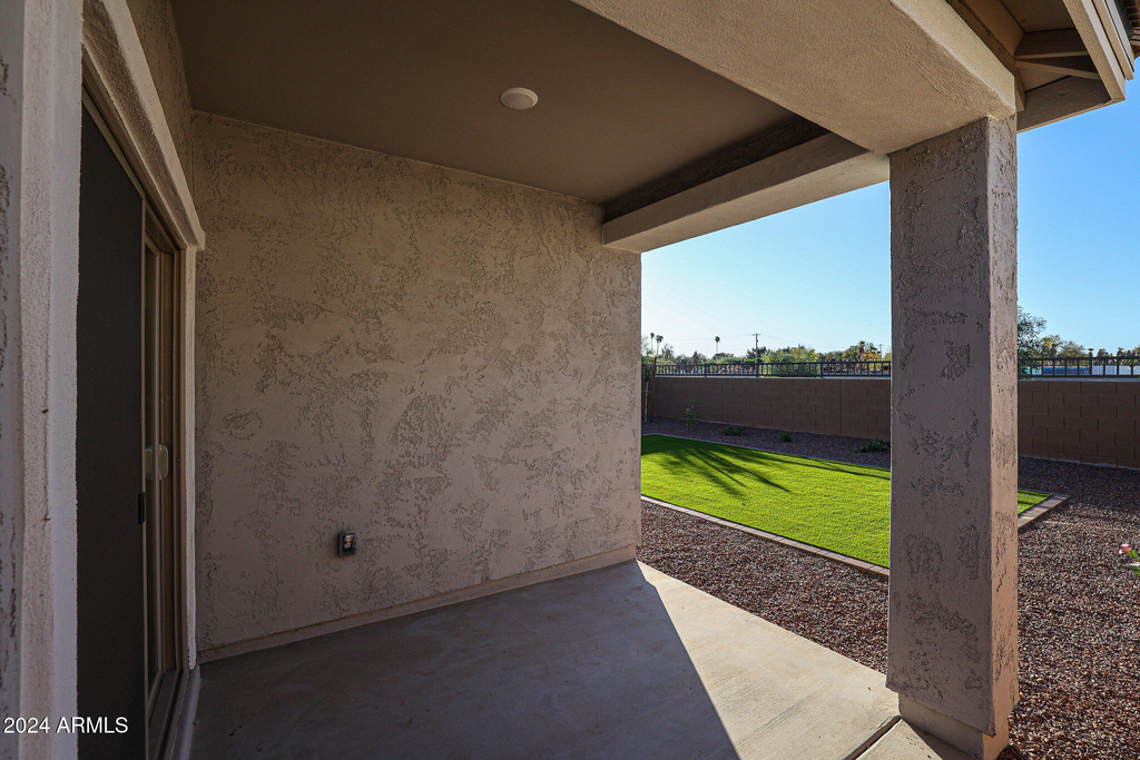 7931 W Frier Drive - Photo 34