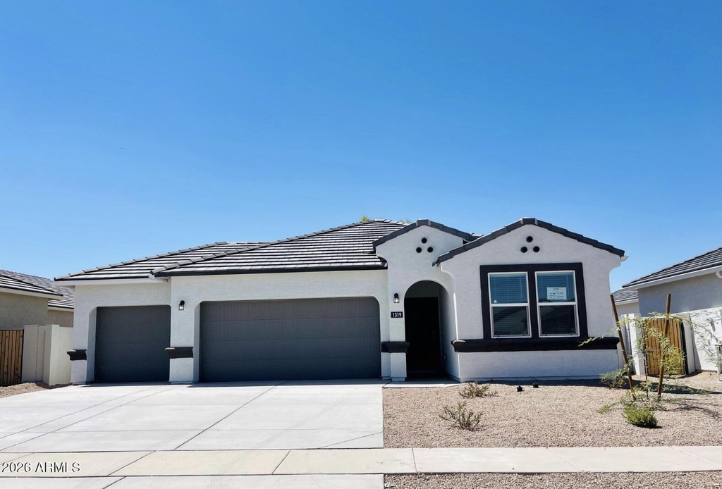 1319 W Raymond Avenue - Photo 0