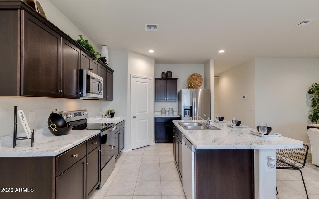 1319 W Raymond Avenue - Photo 7