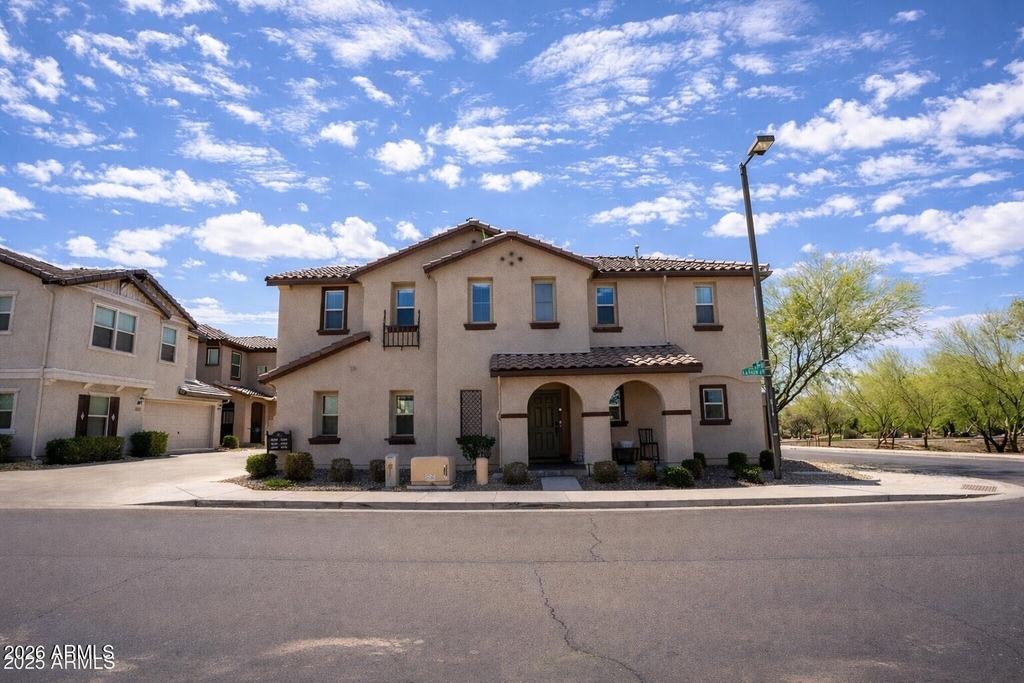 16425 W Latham Street - Photo 0