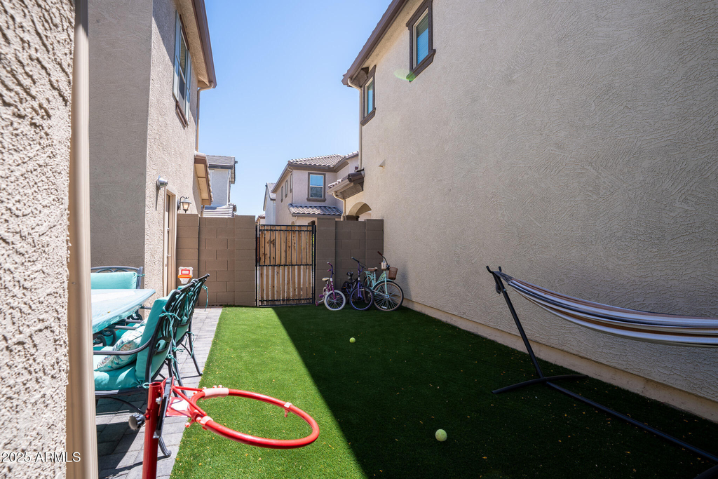 16425 W Latham Street - Photo 31
