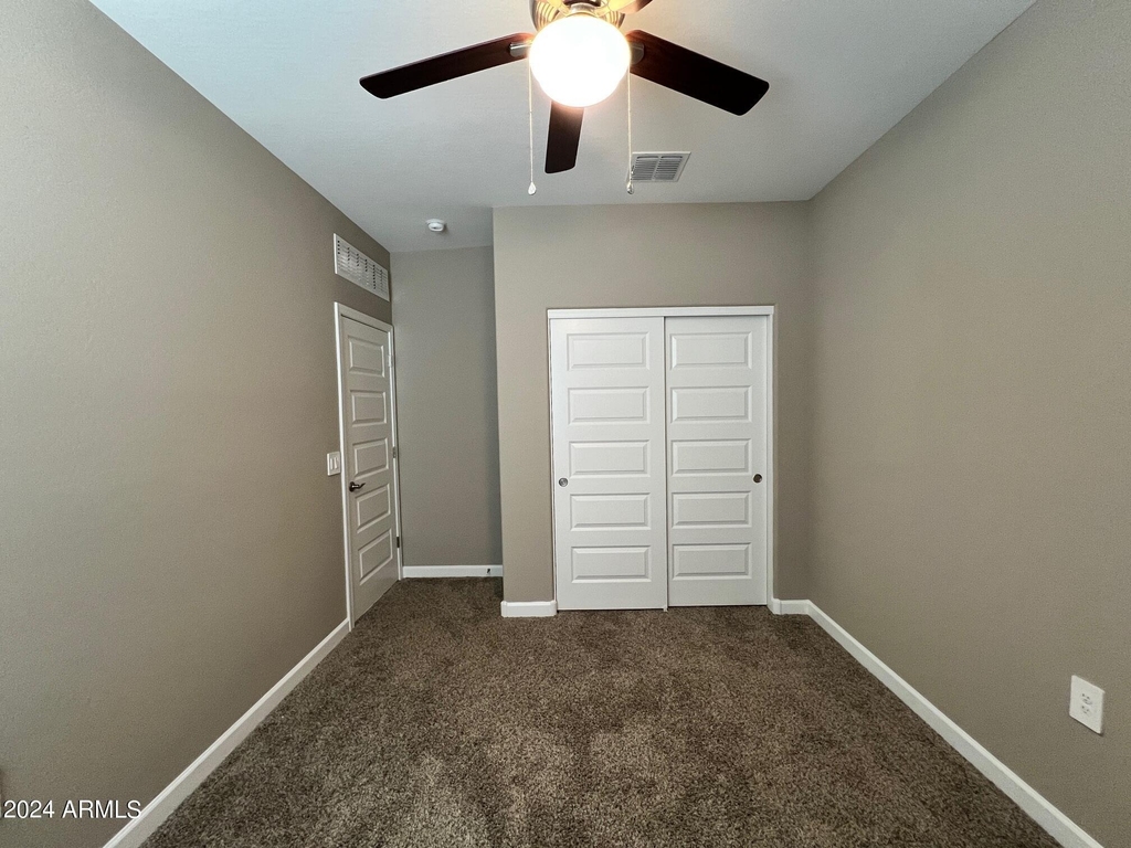 10424 S 54th Lane - Photo 9