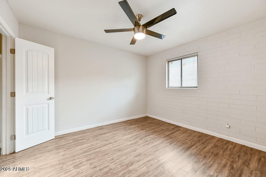 1744 W Glendale Avenue - Photo 12