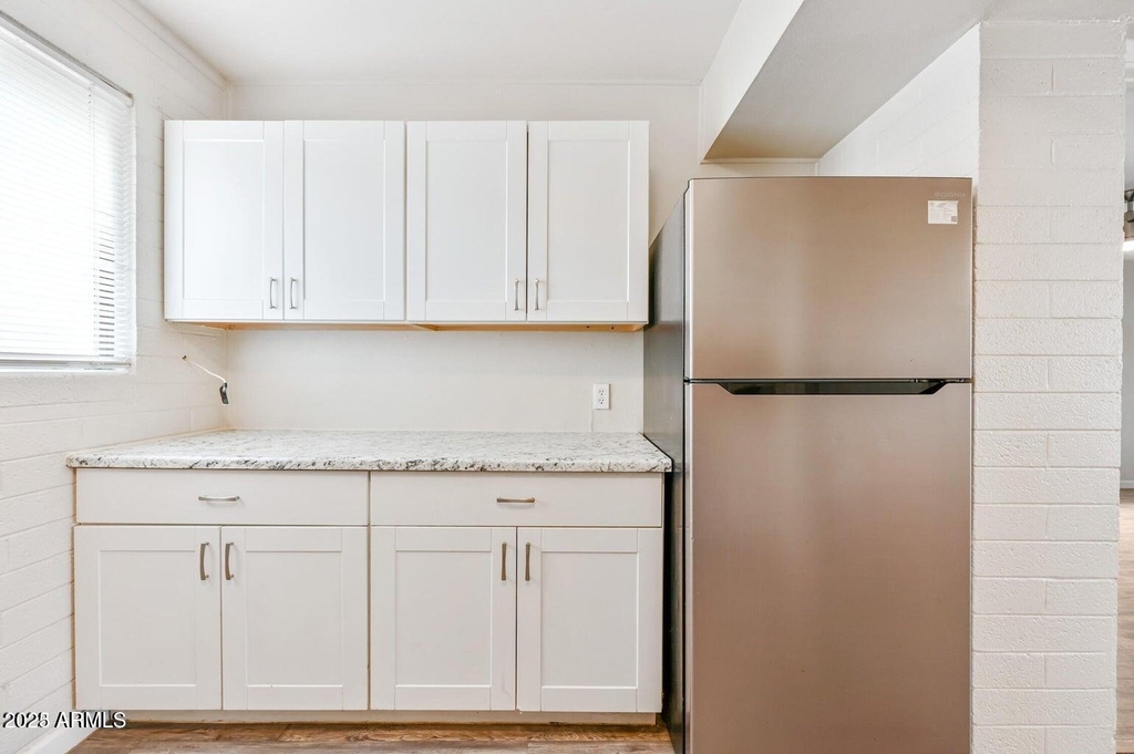 1744 W Glendale Avenue - Photo 6