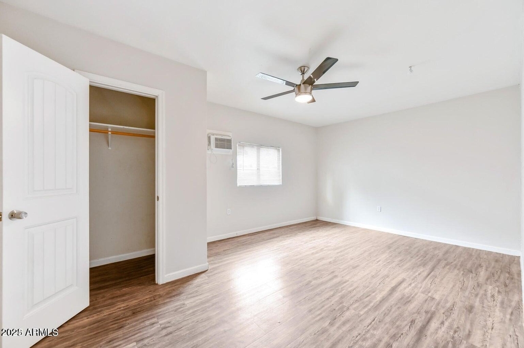1744 W Glendale Avenue - Photo 9