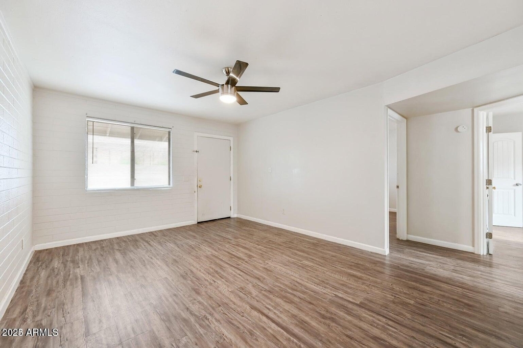 1744 W Glendale Avenue - Photo 3