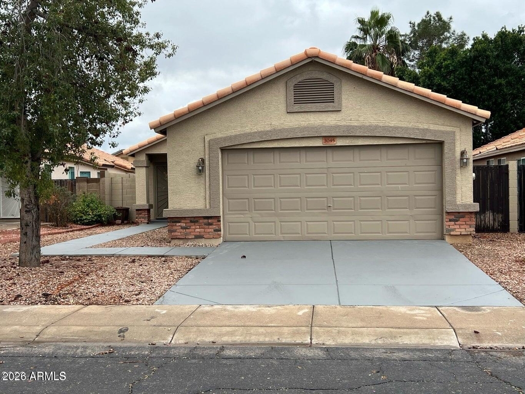 3045 W Covey Lane - Photo 0