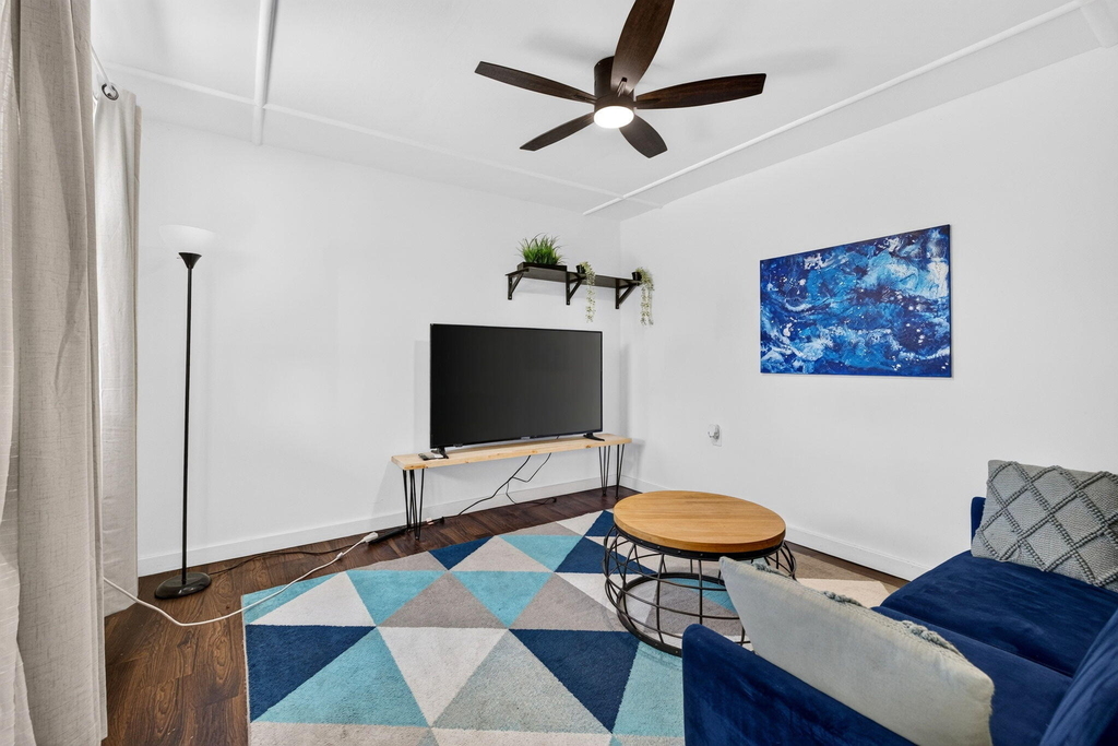 2702 Ne 9th Avenue - Photo 1