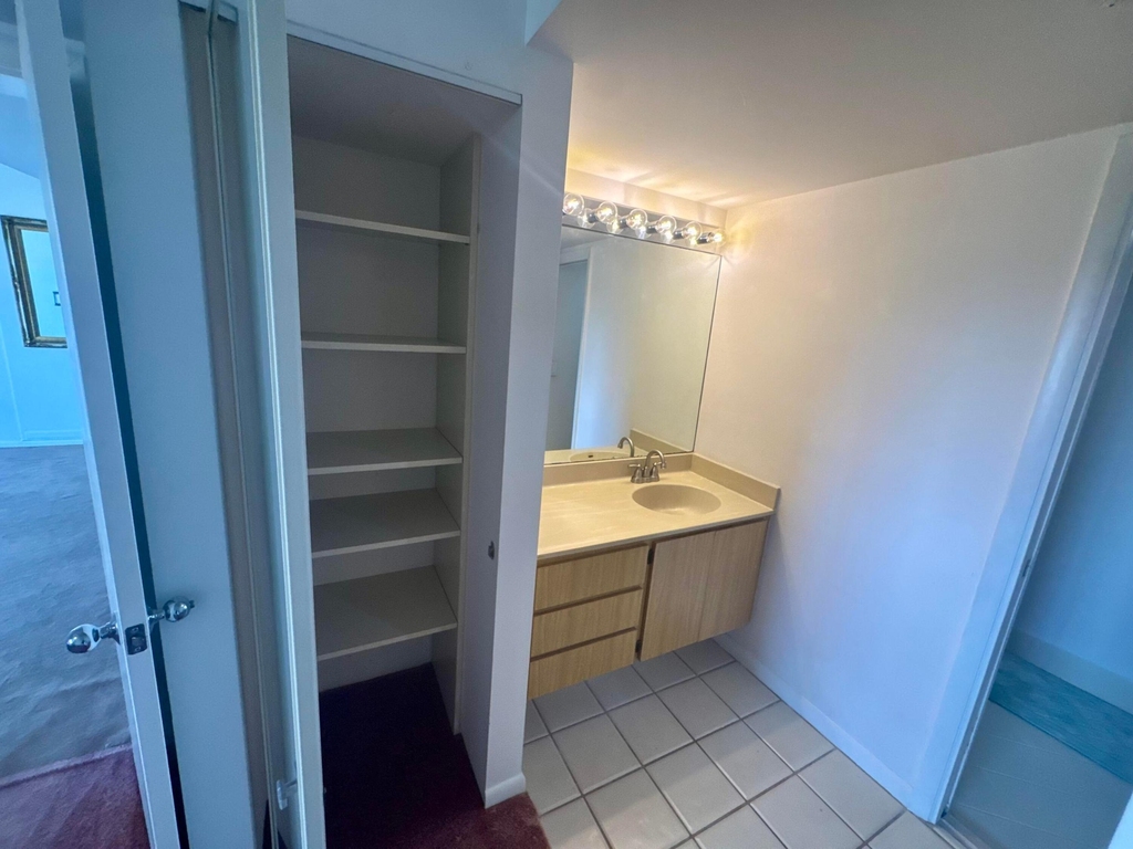 601 Seafarer Circle - Photo 20