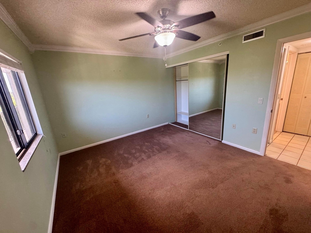 601 Seafarer Circle - Photo 1
