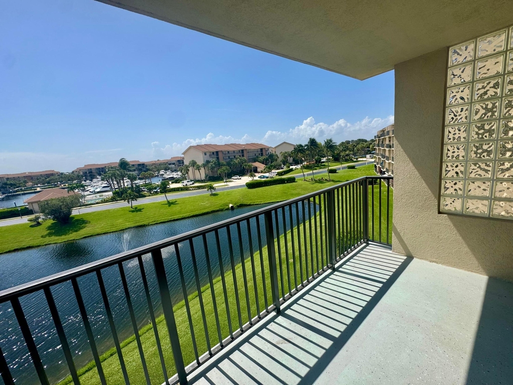 601 Seafarer Circle - Photo 25