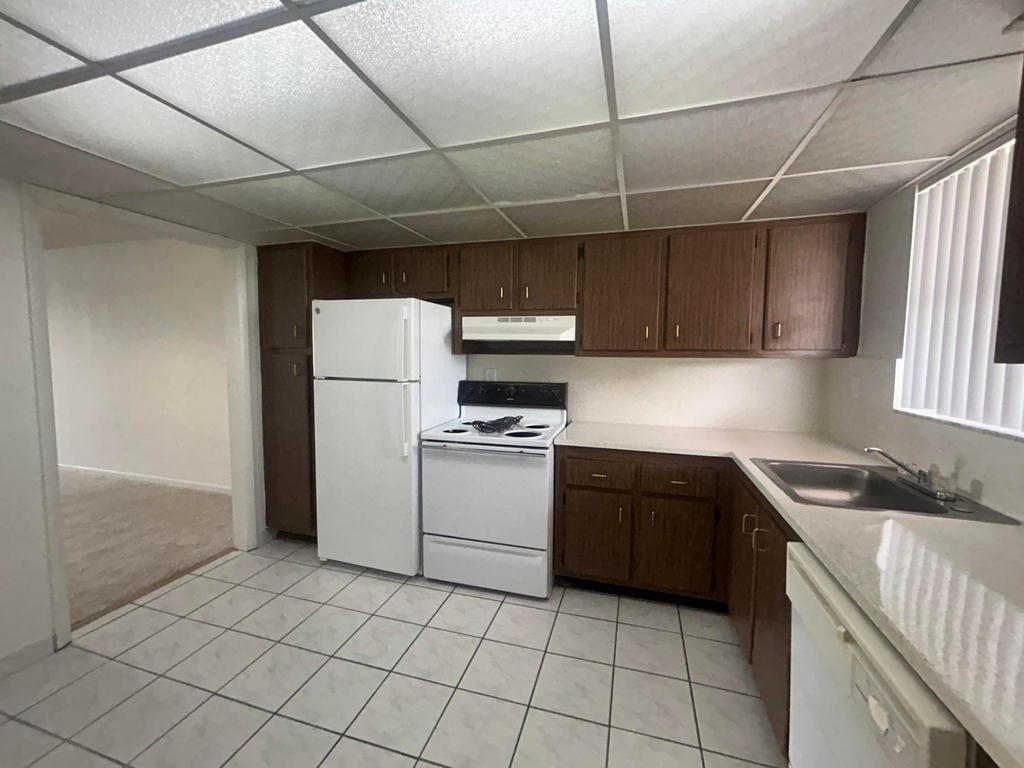 4108 N Pine Island Road - Photo 16