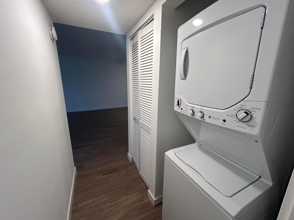 4108 N Pine Island Road - Photo 3