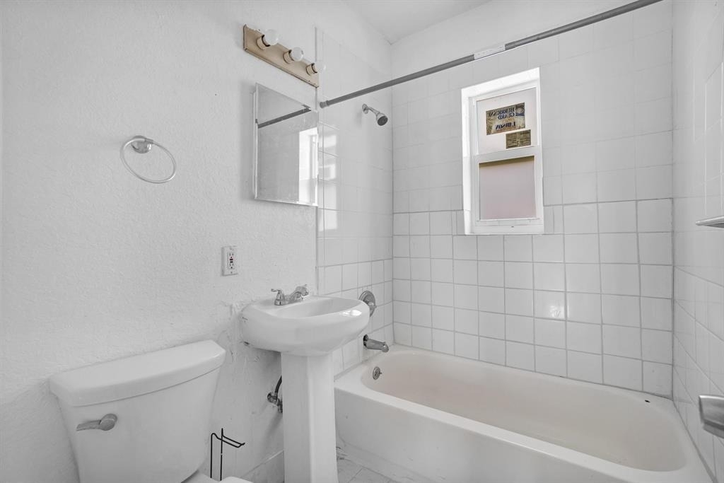 306 Nw 84th Terrace - Photo 6