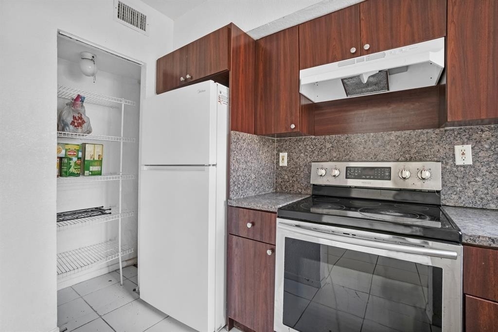 306 Nw 84th Terrace - Photo 1