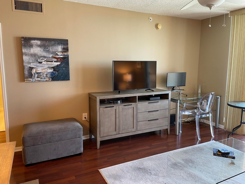 651 Okeechobee Boulevard - Photo 10