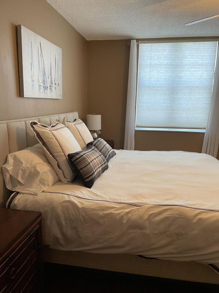 651 Okeechobee Boulevard - Photo 13