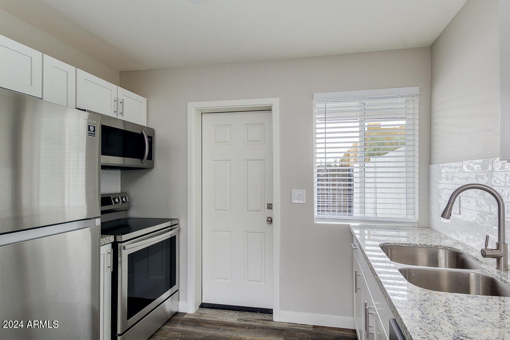 1648 W Colter Street - Photo 5