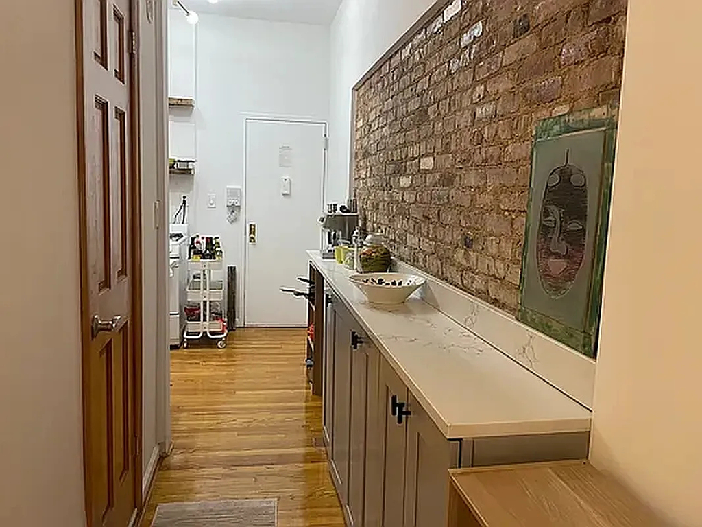 314 East 11th Street - Photo 1