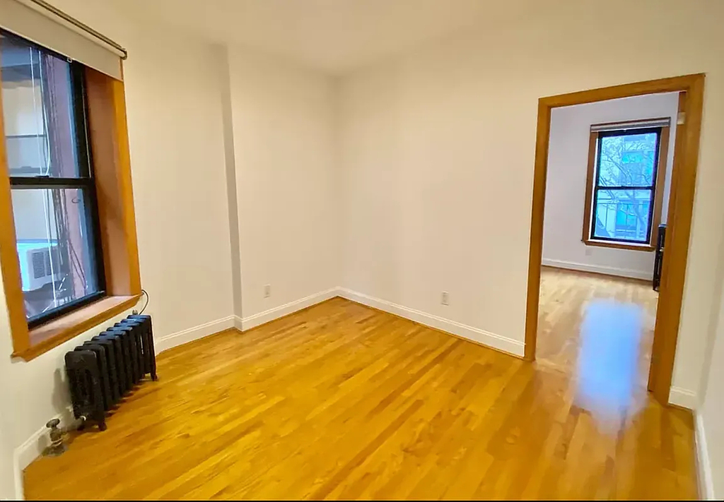 314 East 11th Street - Photo 3