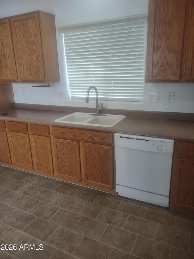 4658 E Redfield Road - Photo 3