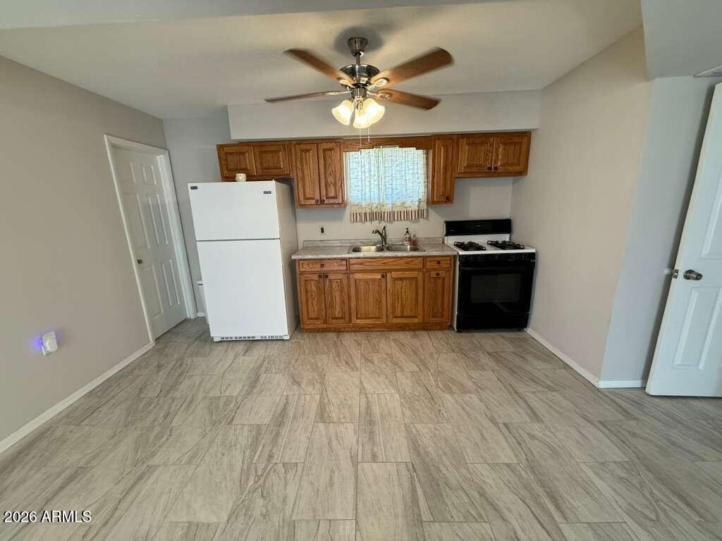 662 E Avenue - Photo 3