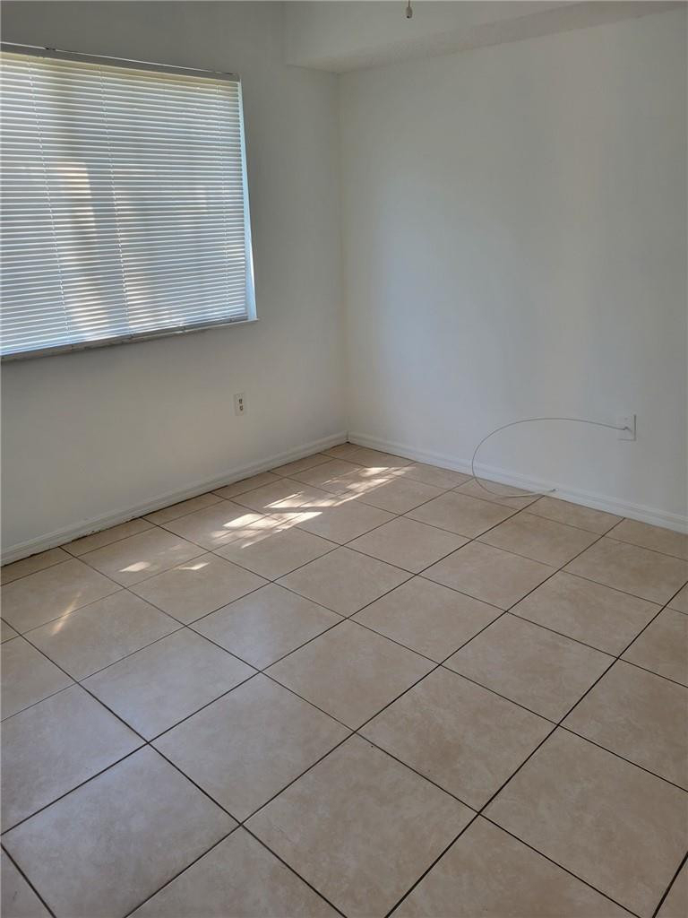 5005 Wiles Road - Photo 15