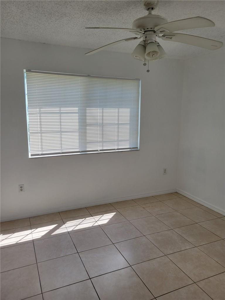 5005 Wiles Road - Photo 14