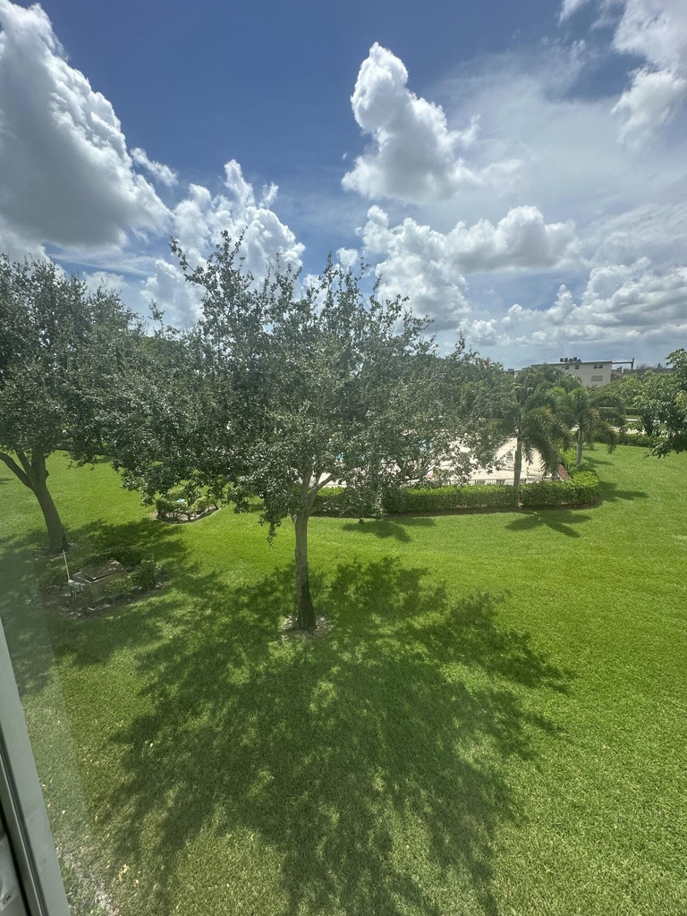 205 Mansfield Way E - Photo 0