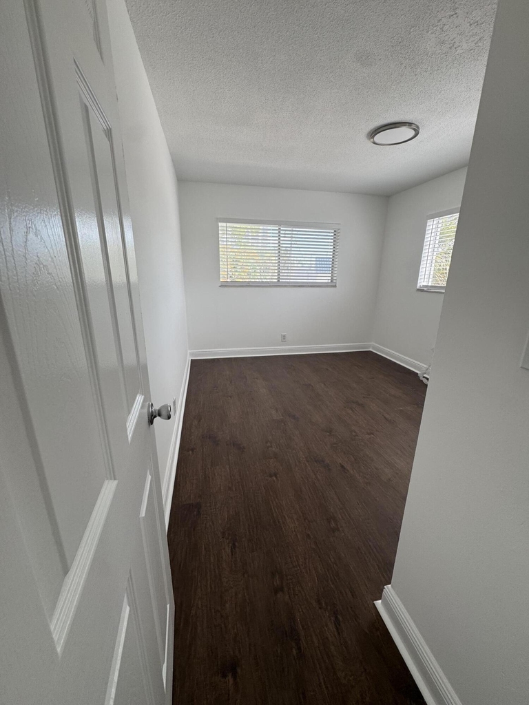 510 Lake Shore Drive - Photo 4