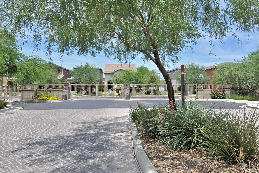 4351 E Selena Drive - Photo 2