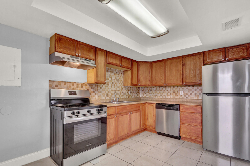 3204 Louisiana Avenue - Photo 7