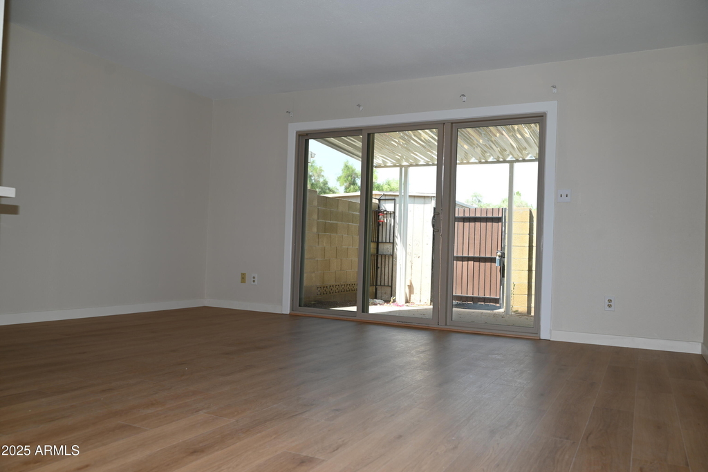 5039 N 81st Street - Photo 6
