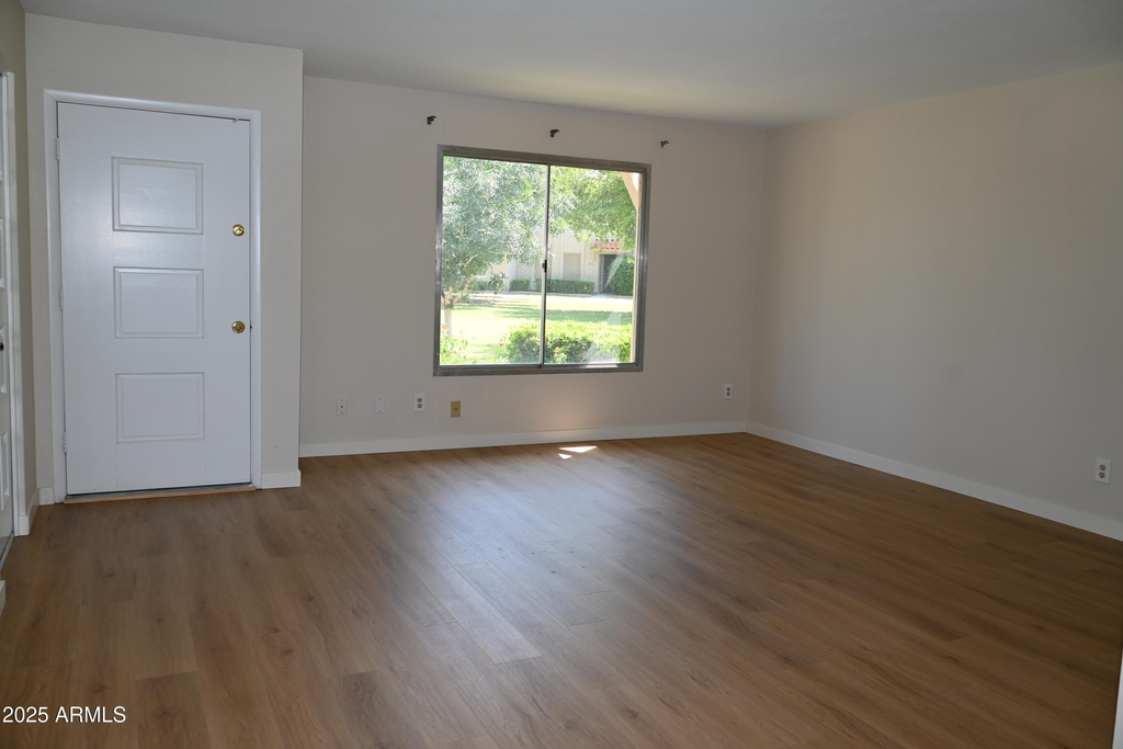 5039 N 81st Street - Photo 3