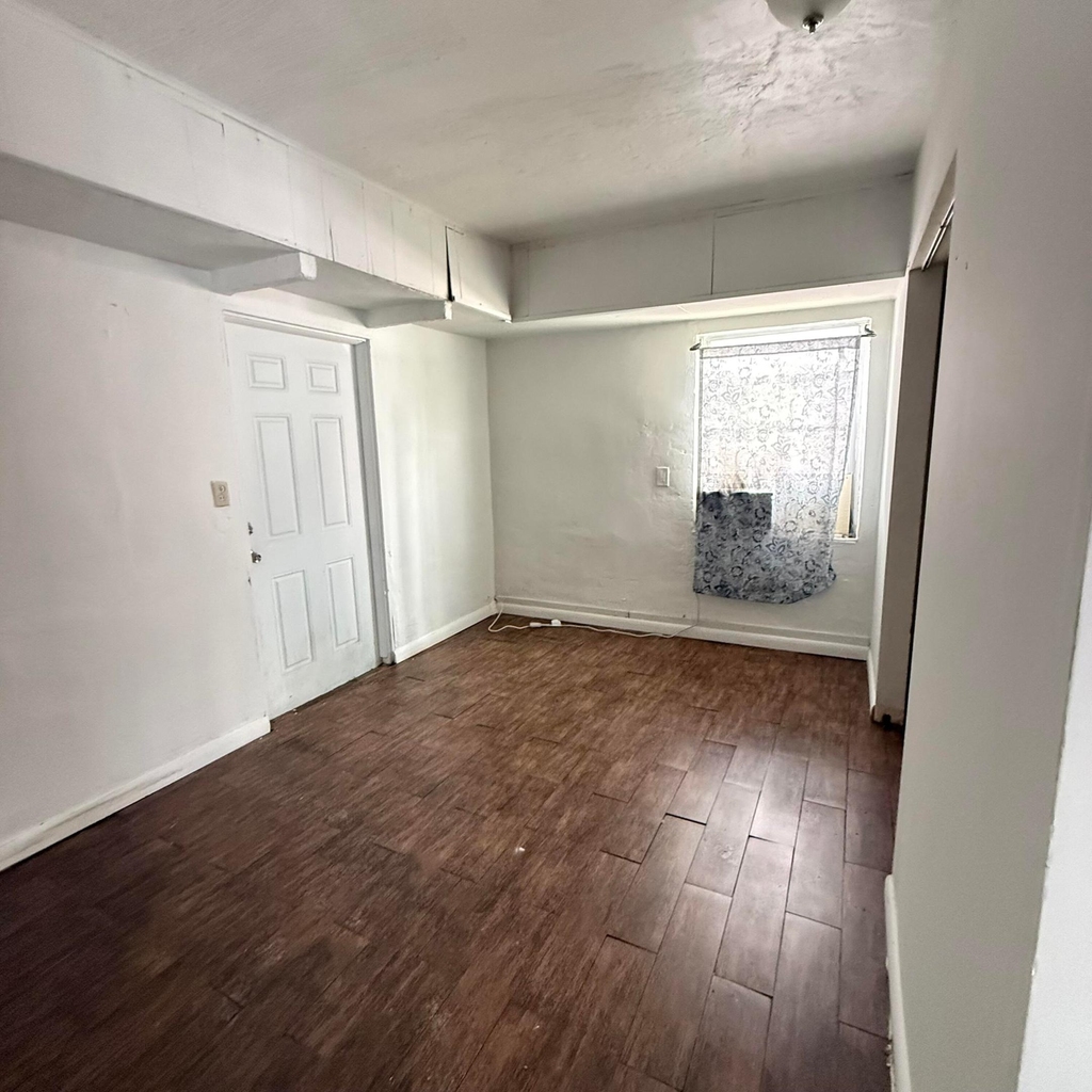 1735 Jackson Street - Photo 6