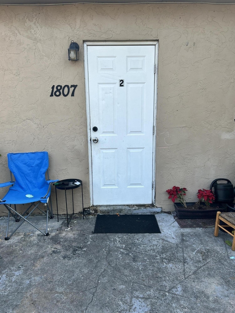 1807 Douglas Street S - Photo 3