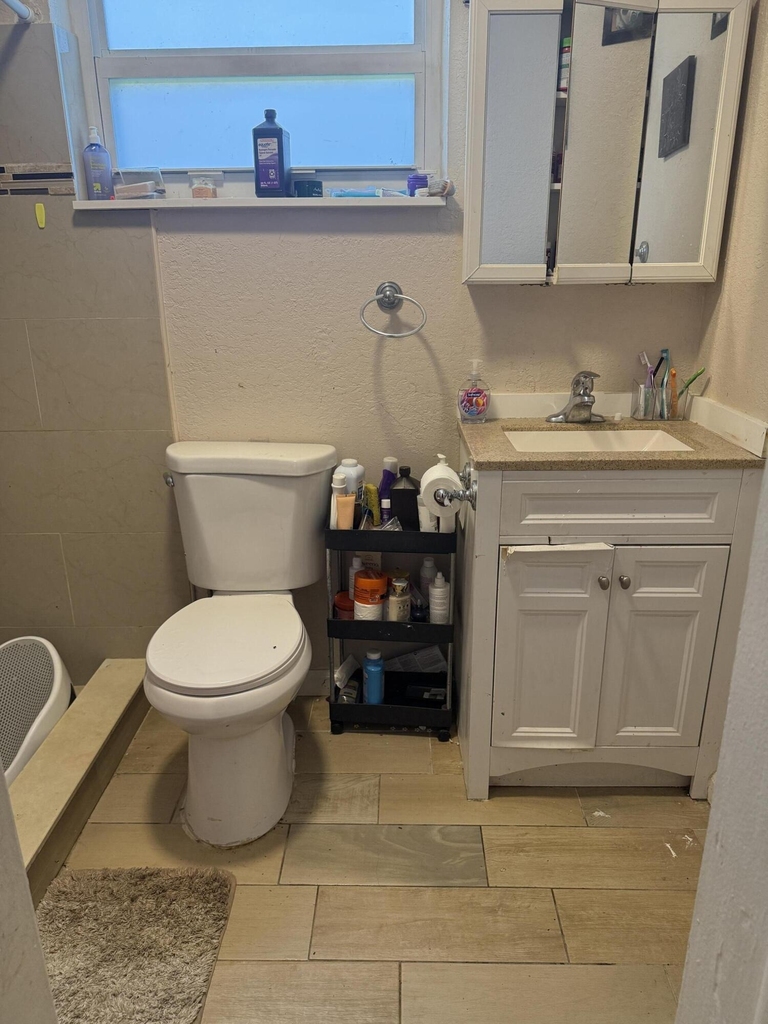 1807 Douglas Street S - Photo 4
