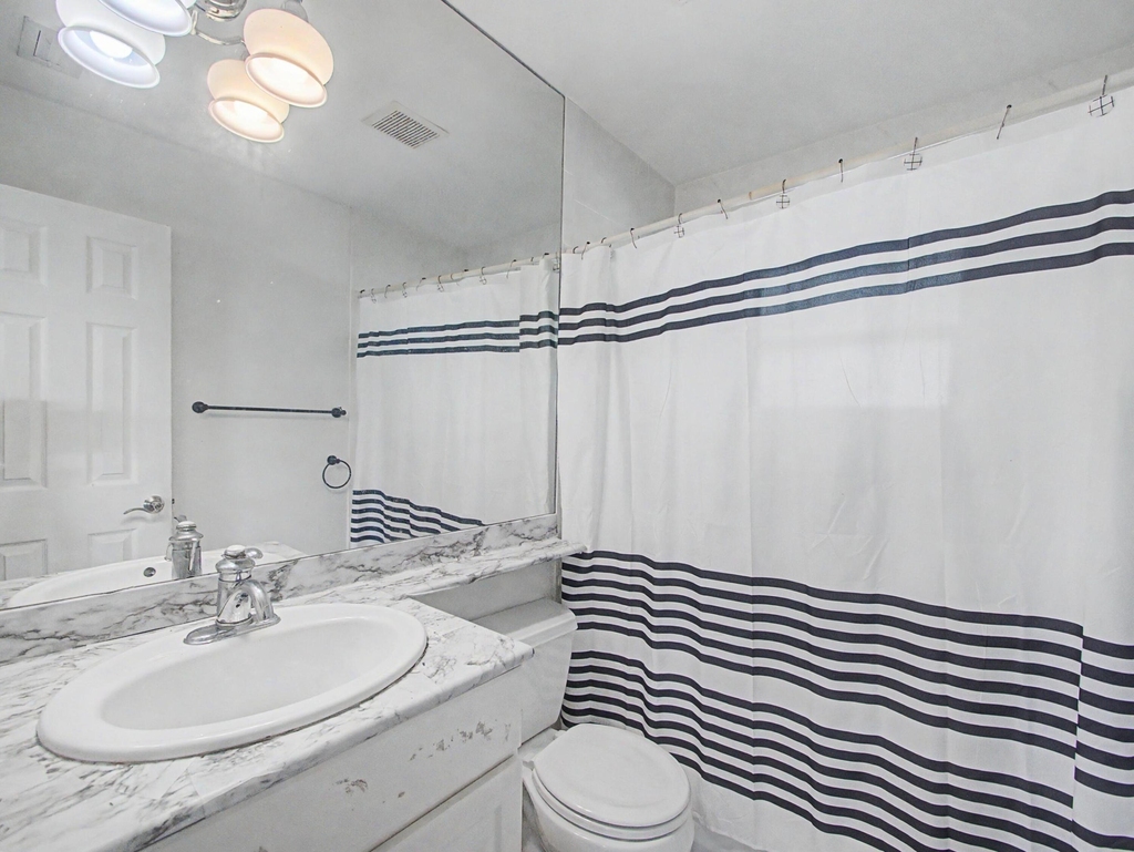 1149 Sw Hogan Street - Photo 11