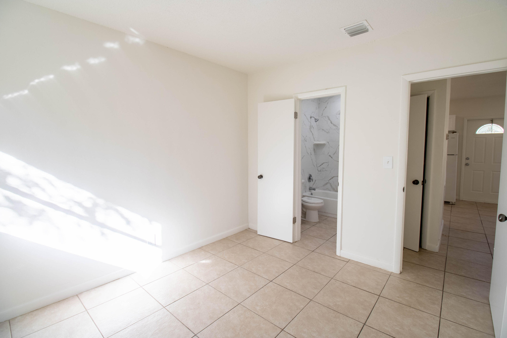 835 Sw 4th Street - Photo 2