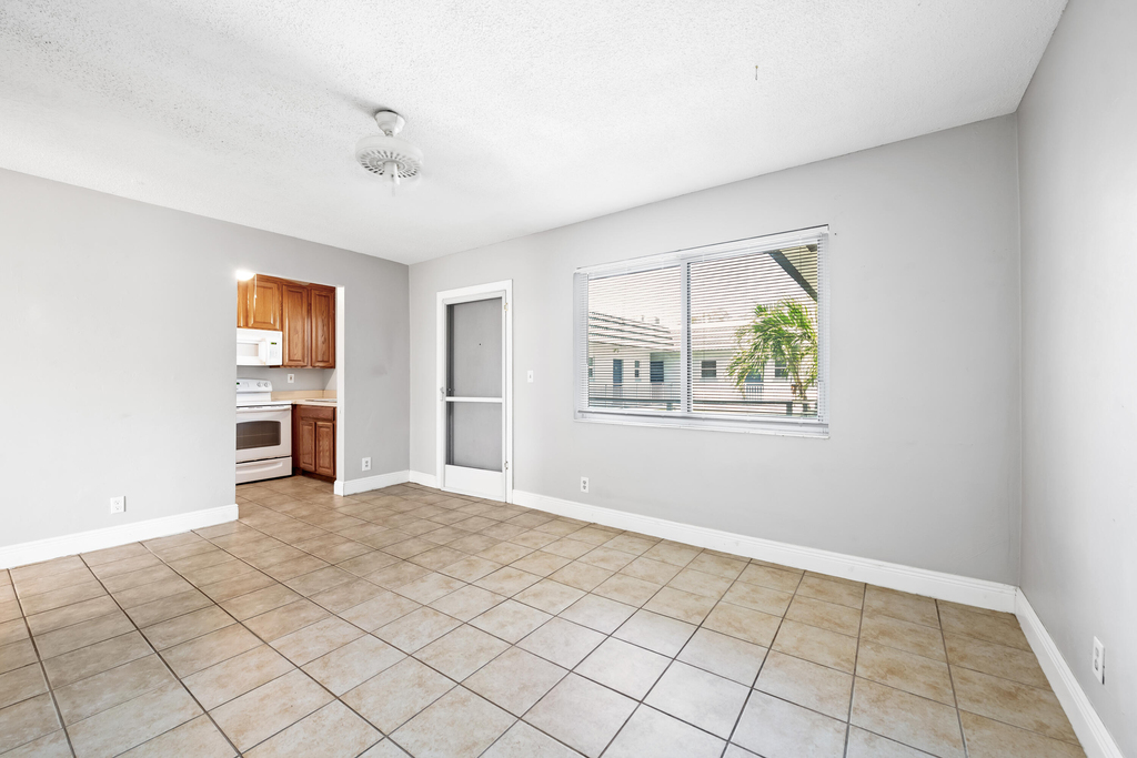 1001 Se 16th Street - Photo 2