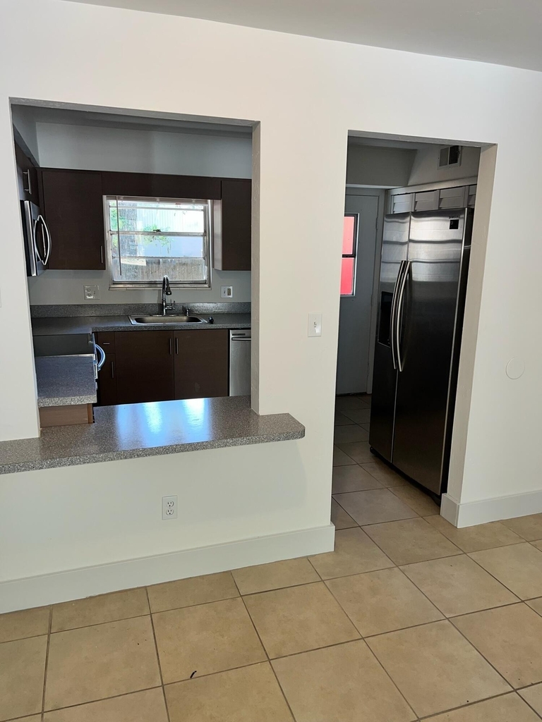 1231 Sw 61st Terrace - Photo 4