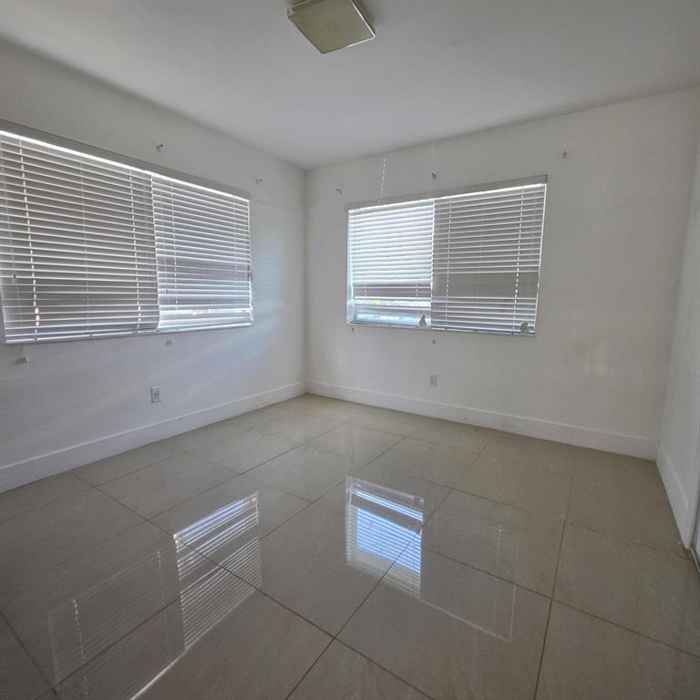 181 Ne 168th Street - Photo 3