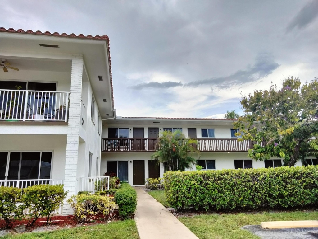 600 S Luna Court - Photo 0