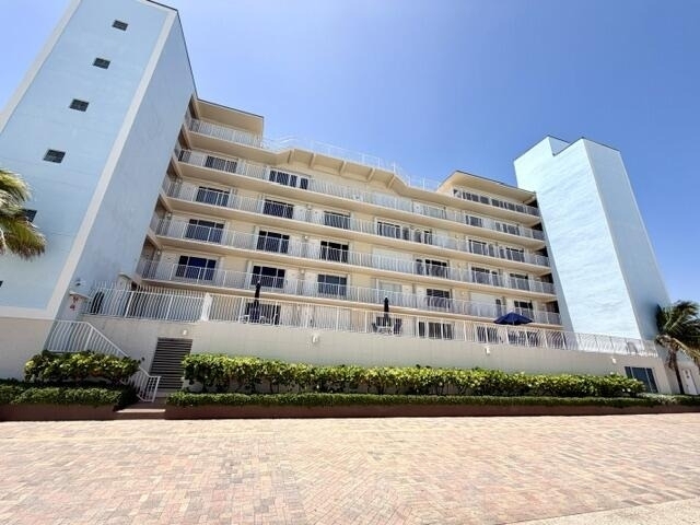 300 Oregon Street - Photo 2