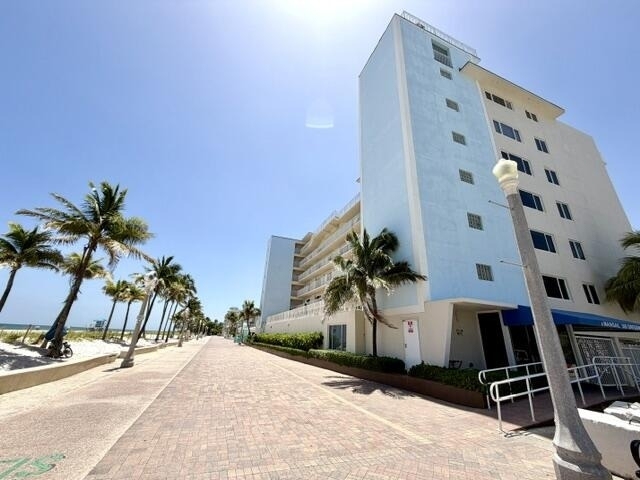 300 Oregon Street - Photo 1