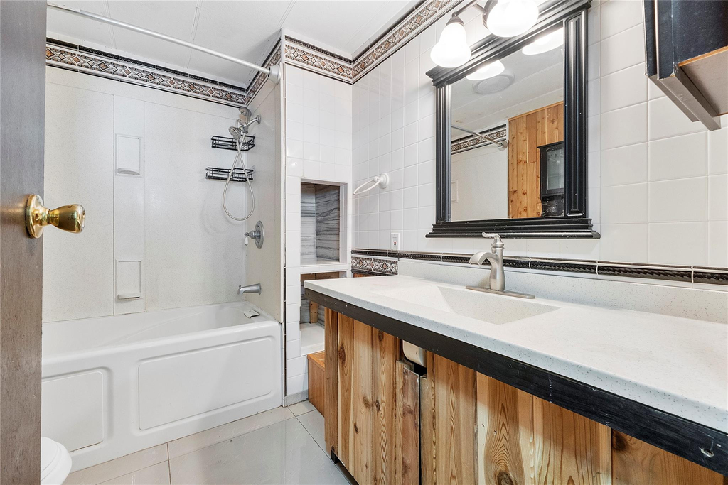 2710 E Marina Drive - Photo 4