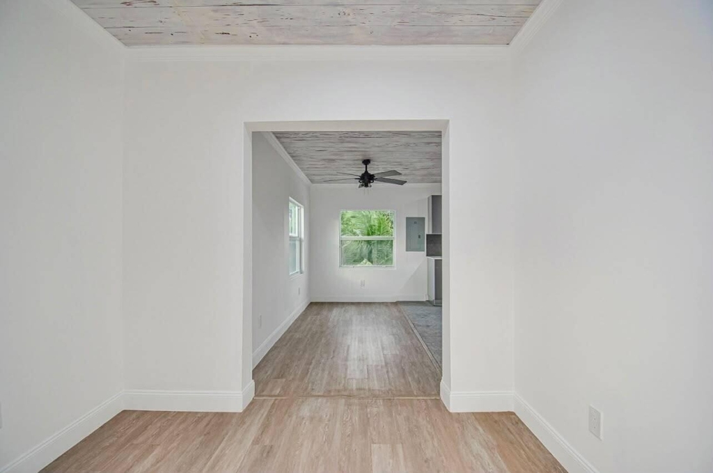 318 N E Street - Photo 9