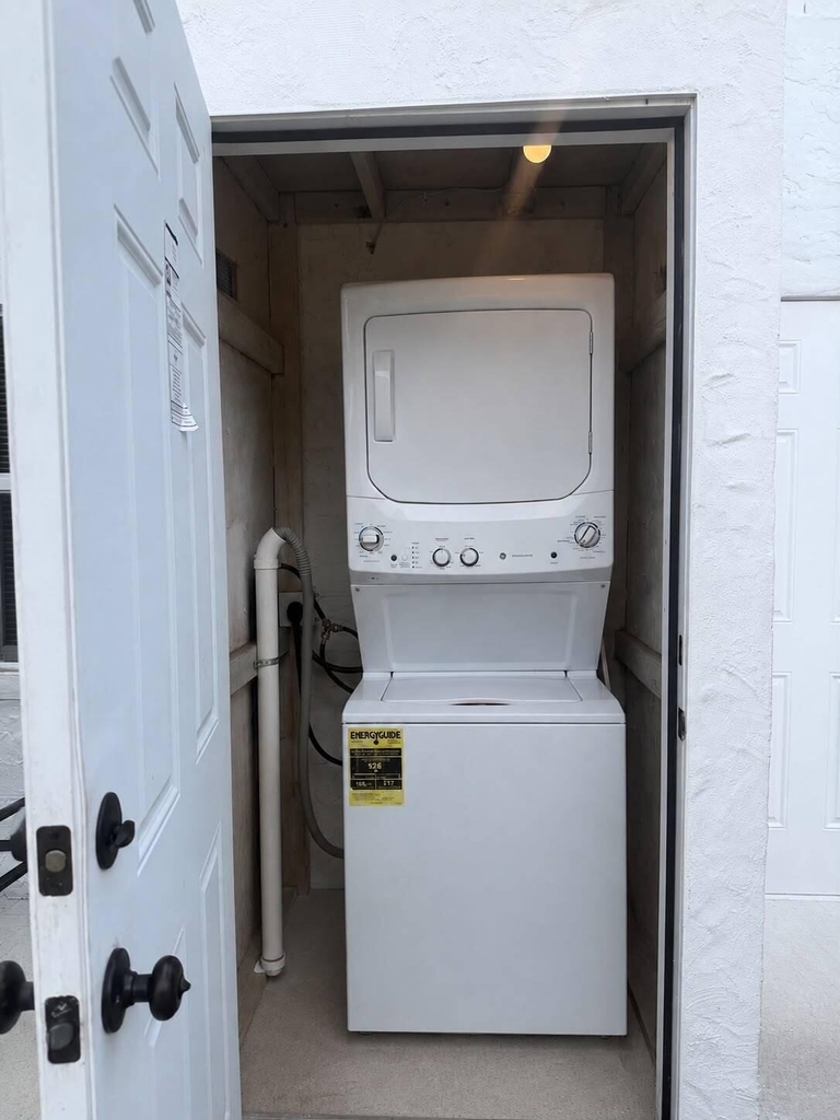 318 N E Street - Photo 3