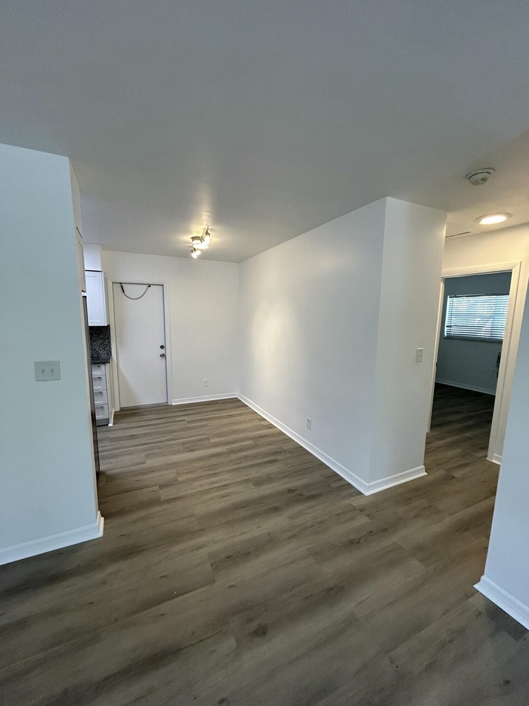749 Se 15th Street - Photo 1